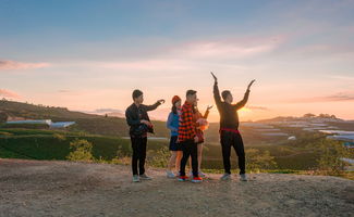孤身穿越哀牢山，男子裁员后的心灵之旅