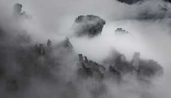 男子在杭州太子山意外拍到黄山，一次镜头下的奇妙邂逅
