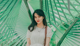 章泽天近照曝光 与梁朝伟夫妇合影，一场时尚与经典的跨界碰撞